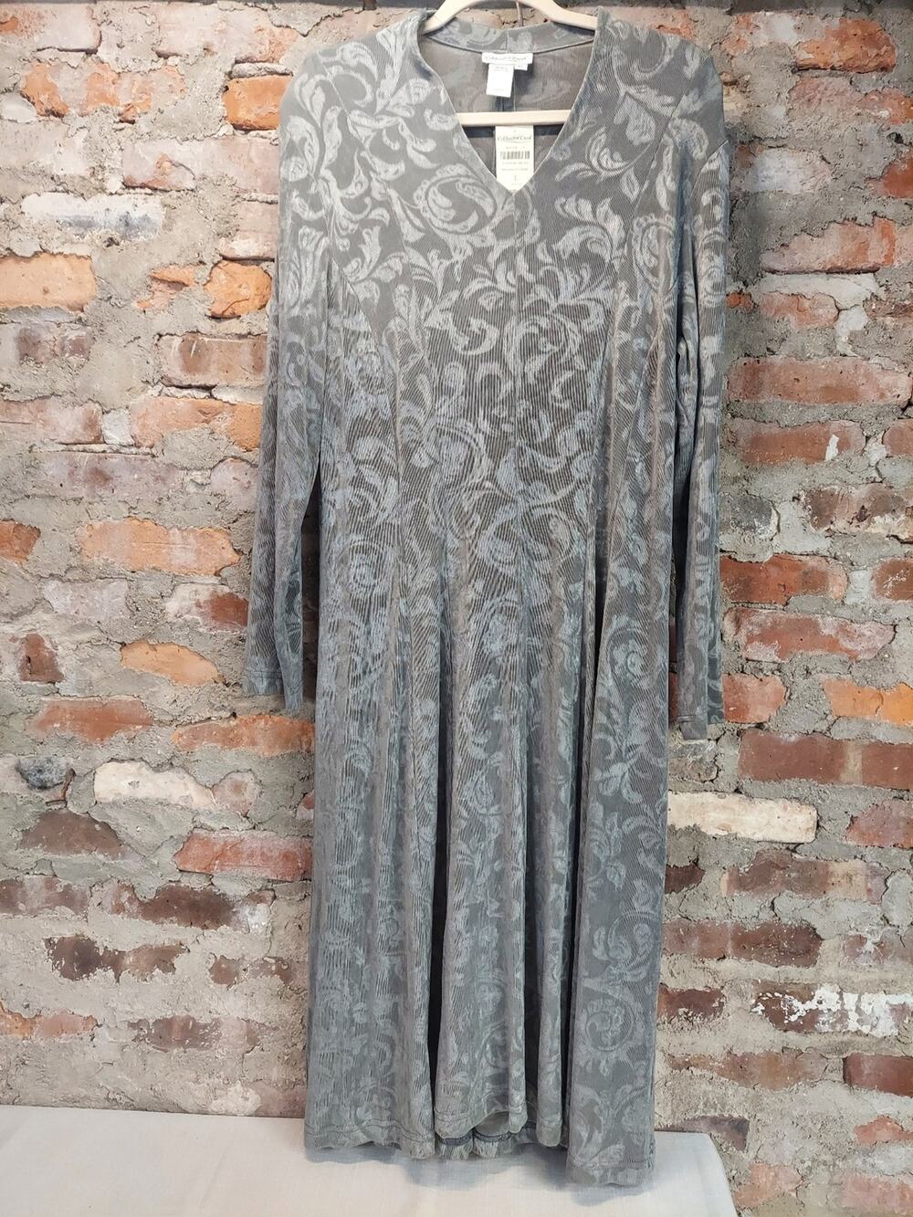 Coldwater Creek Womens Dress L Gray Embossed Velvet V Neck Long Sleeve Midi